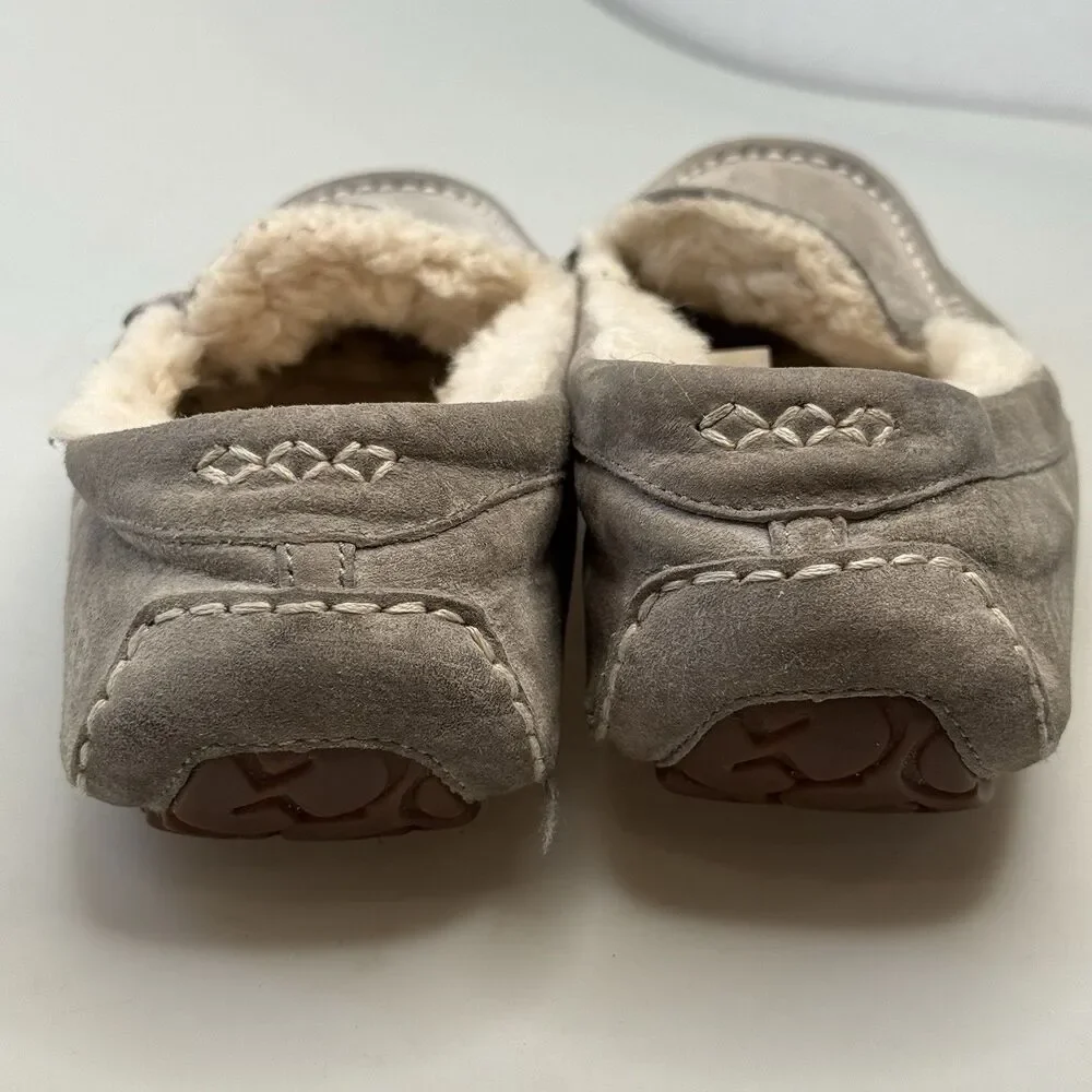UGG Women's Ansley Slippers Light Gray Size 9 Suede Moccasin Loungewear EUC